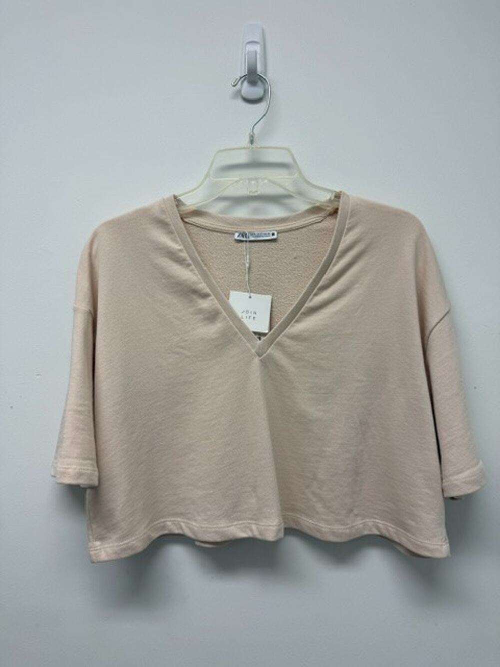 NWT Zara Women's V-neck Cropped T-Shirt - Size Small